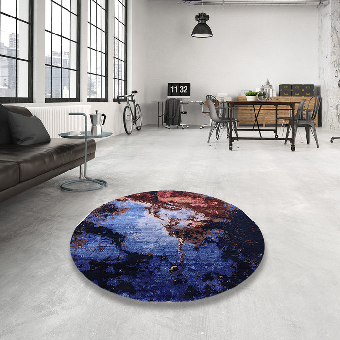 Round Mid-Century Modern Deep Purple Oriental Rug in a Office, urb2068