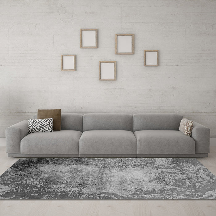 Machine Washable Oriental Gray Industrial Rug in a Living Room,, wshurb2073gry