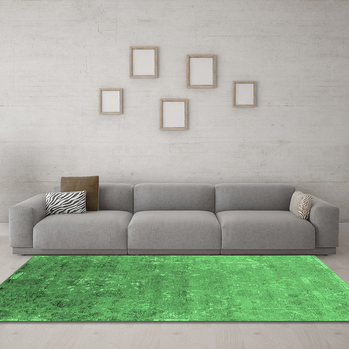 Machine Washable Oriental Emerald Green Industrial Area Rugs in a Living Room,, wshurb2077emgrn