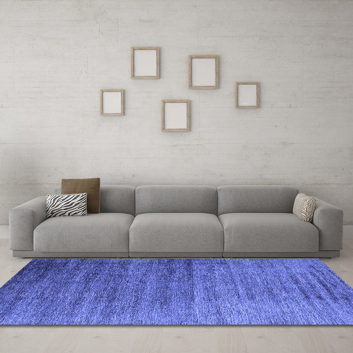 Machine Washable Oriental Blue Industrial Rug in a Living Room, wshurb2078blu