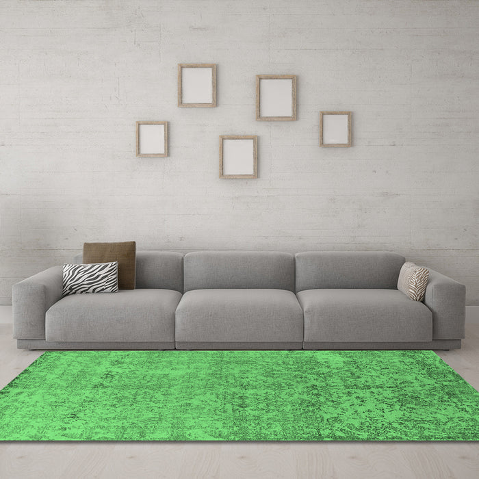 Machine Washable Oriental Emerald Green Industrial Area Rugs in a Living Room,, wshurb2079emgrn