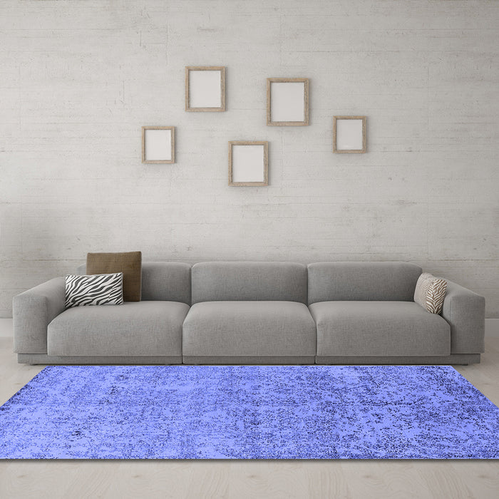 Machine Washable Oriental Blue Industrial Rug in a Living Room, wshurb2079blu