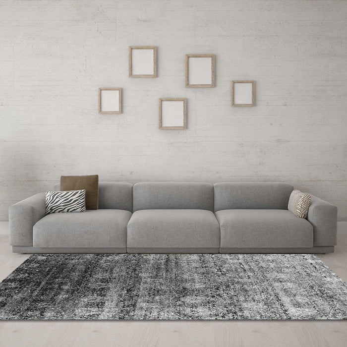 Machine Washable Oriental Gray Industrial Rug in a Living Room,, wshurb2081gry