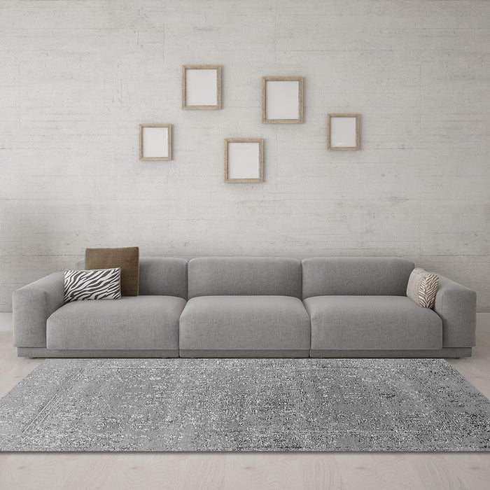 Machine Washable Oriental Gray Industrial Rug in a Living Room,, wshurb2084gry