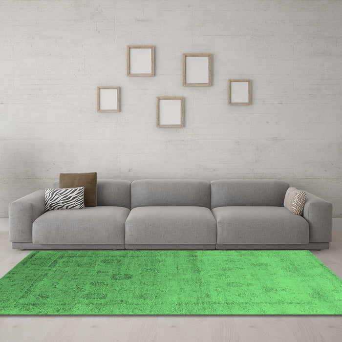 Machine Washable Oriental Emerald Green Industrial Area Rugs in a Living Room,, wshurb2086emgrn