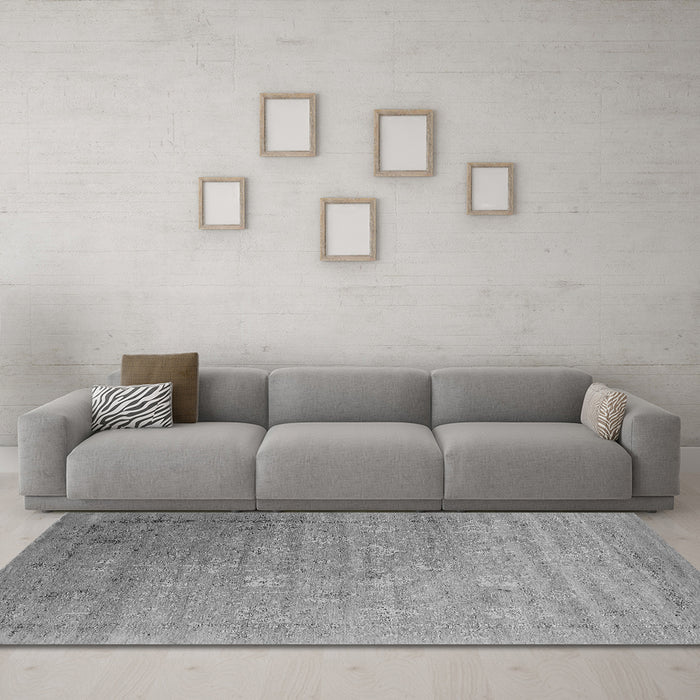 Machine Washable Oriental Gray Industrial Rug in a Living Room,, wshurb2087gry