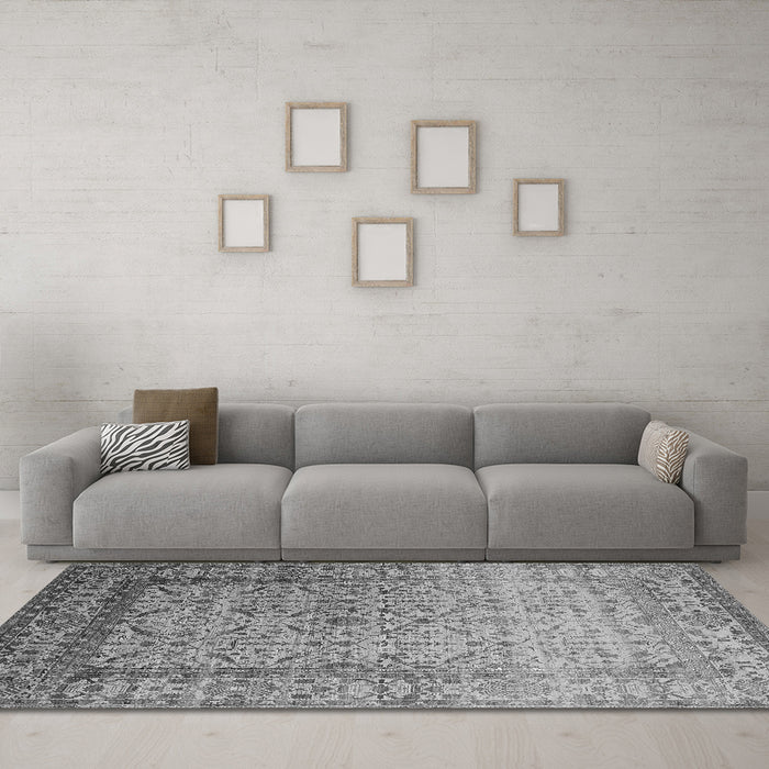 Machine Washable Oriental Gray Industrial Rug in a Living Room,, wshurb2092gry