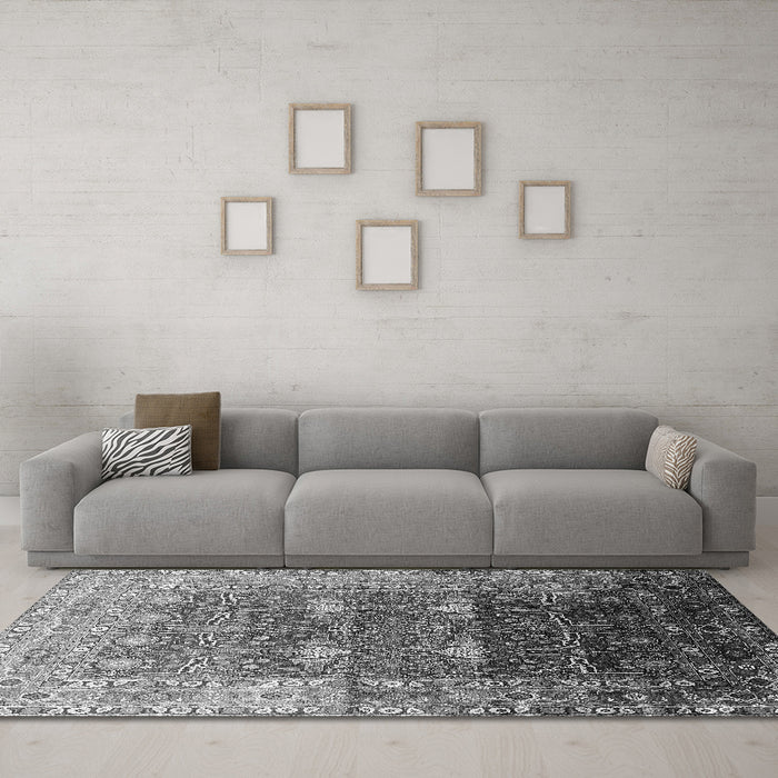 Machine Washable Oriental Gray Industrial Rug in a Living Room,, wshurb2093gry