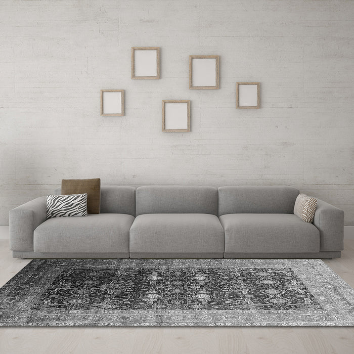 Machine Washable Oriental Gray Industrial Rug in a Living Room,, wshurb2095gry