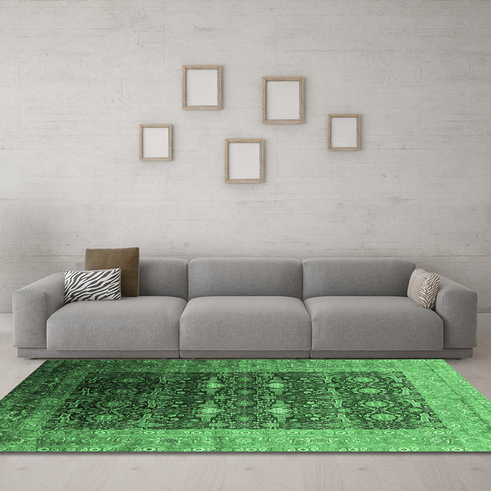 Machine Washable Oriental Emerald Green Industrial Area Rugs in a Living Room,, wshurb2095emgrn