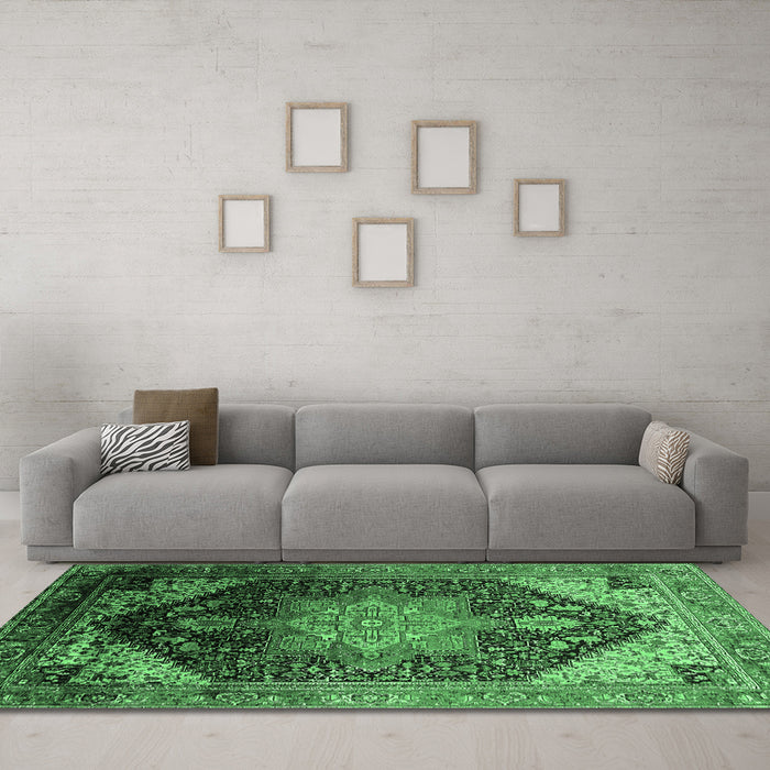 Machine Washable Oriental Emerald Green Industrial Area Rugs in a Living Room,, wshurb2097emgrn