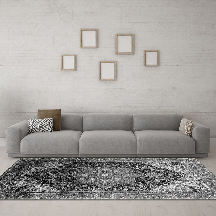 Machine Washable Oriental Gray Industrial Rug in a Living Room,, wshurb2097gry