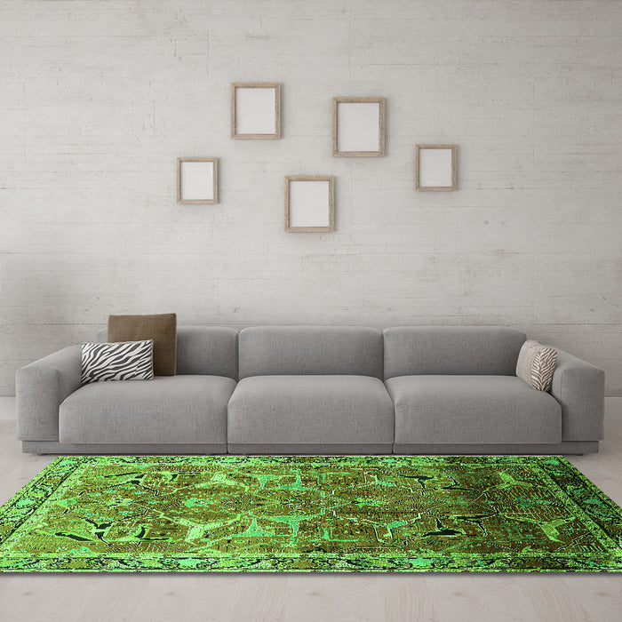 Machine Washable Oriental Green Industrial Area Rugs in a Living Room,, wshurb2098grn