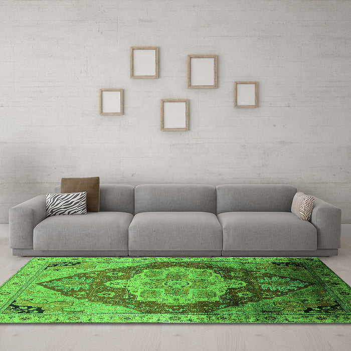 Machine Washable Oriental Green Industrial Area Rugs in a Living Room,, wshurb2101grn