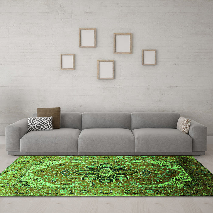 Machine Washable Oriental Green Industrial Area Rugs in a Living Room,, wshurb2107grn