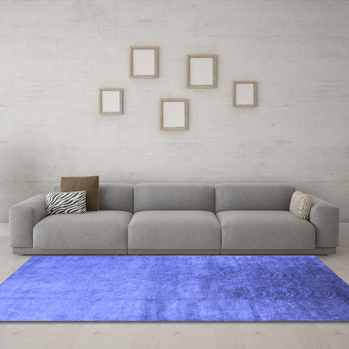 Machine Washable Oriental Blue Industrial Rug in a Living Room, wshurb2111blu