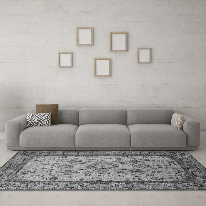 Machine Washable Oriental Gray Industrial Rug in a Living Room,, wshurb2112gry