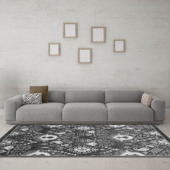 Machine Washable Oriental Gray Industrial Rug in a Living Room,, wshurb2115gry