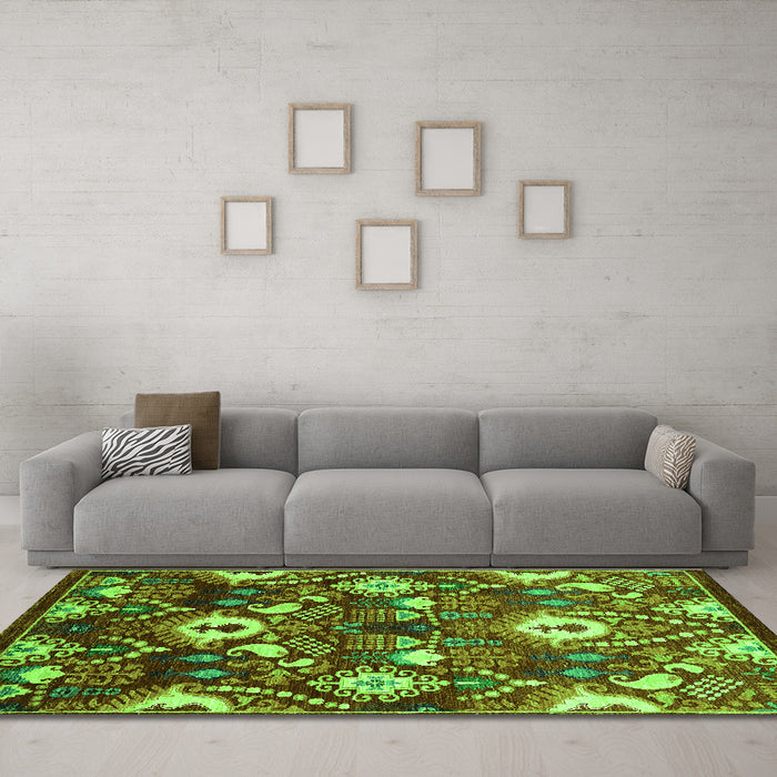 Machine Washable Oriental Green Industrial Area Rugs in a Living Room,, wshurb2115grn