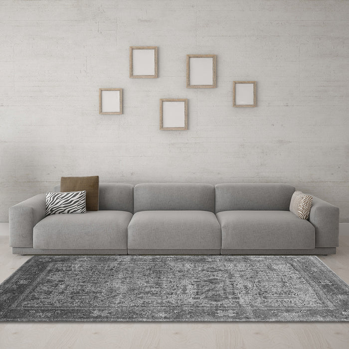 Machine Washable Oriental Gray Industrial Rug in a Living Room,, wshurb2120gry