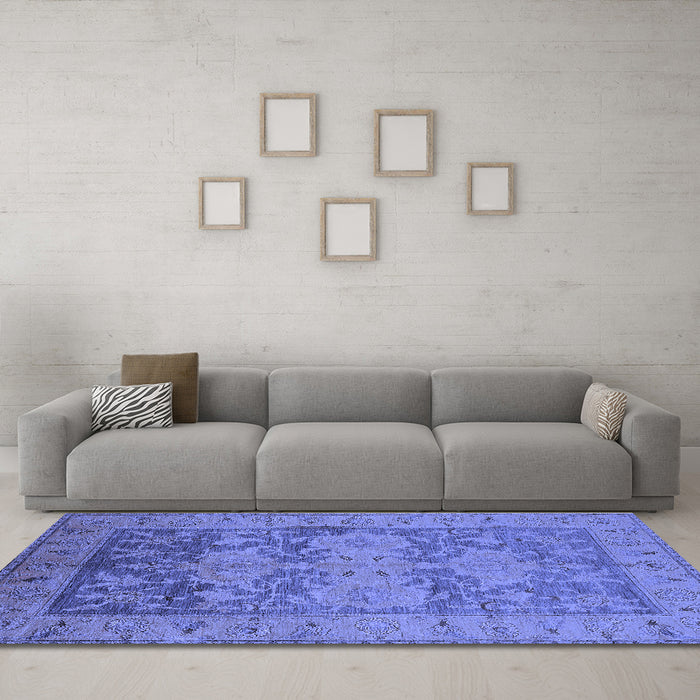 Machine Washable Oriental Blue Industrial Rug in a Living Room, wshurb2126blu