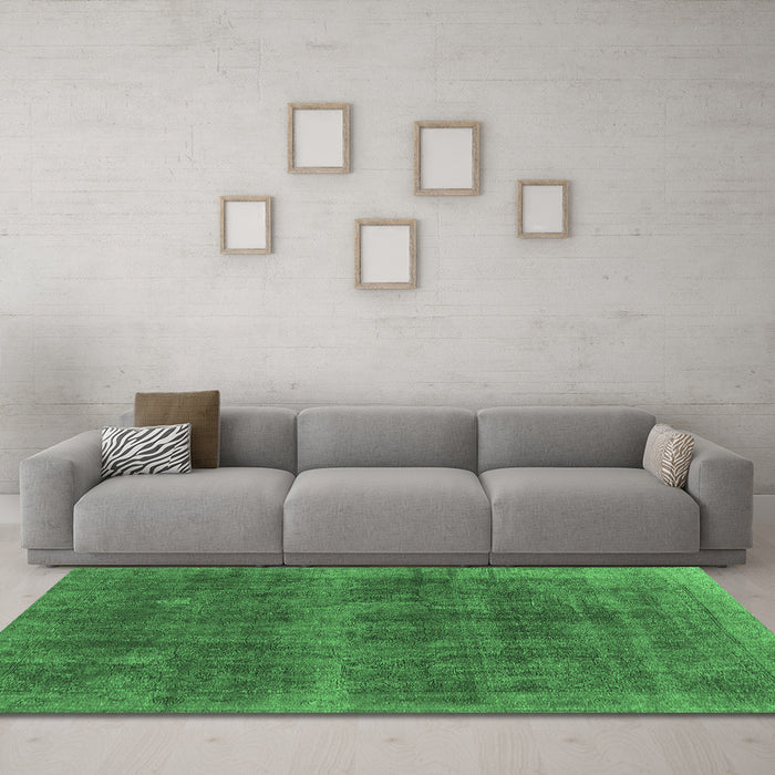 Machine Washable Oriental Emerald Green Industrial Area Rugs in a Living Room,, wshurb2129emgrn