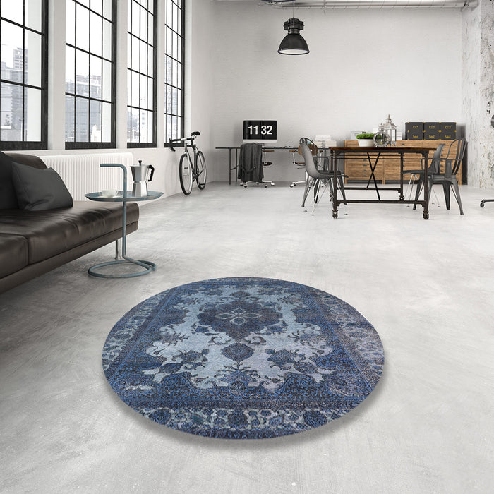 Round Machine Washable Industrial Modern Light Purple Blue Rug in a Office, wshurb2132