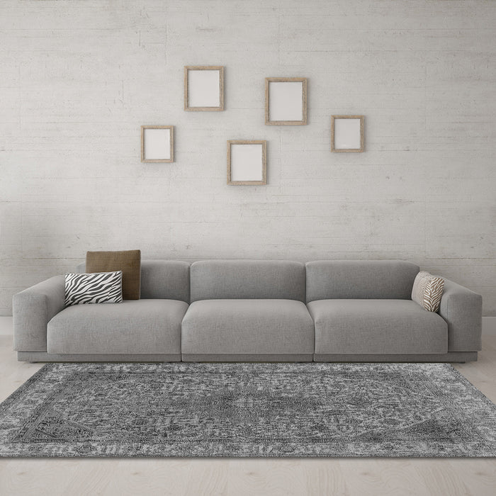 Machine Washable Oriental Gray Industrial Rug in a Living Room,, wshurb2135gry