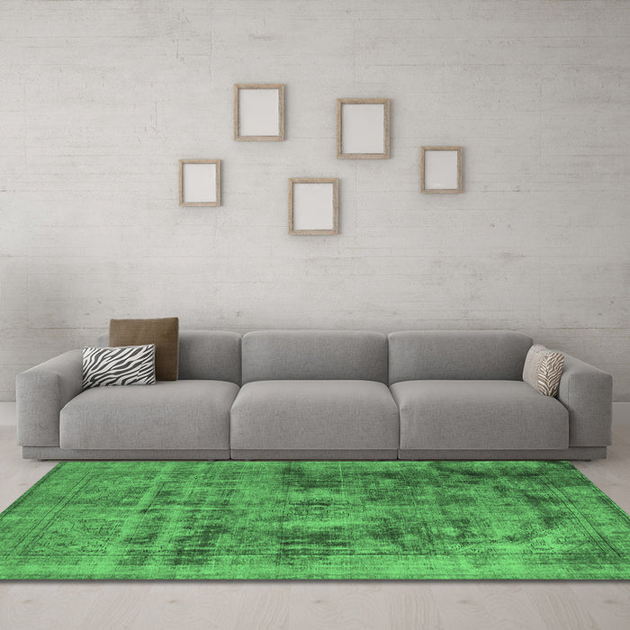 Machine Washable Oriental Emerald Green Industrial Area Rugs in a Living Room,, wshurb2138emgrn