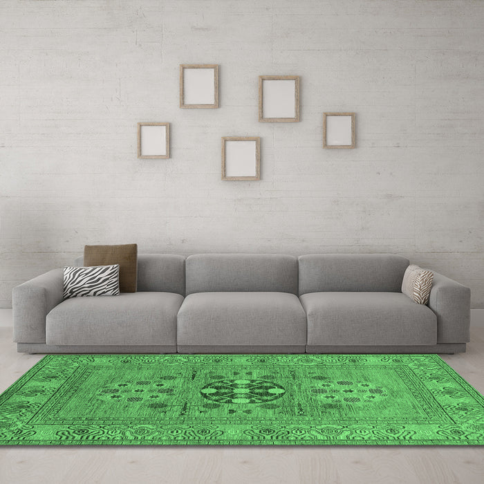 Machine Washable Oriental Emerald Green Industrial Area Rugs in a Living Room,, wshurb2141emgrn