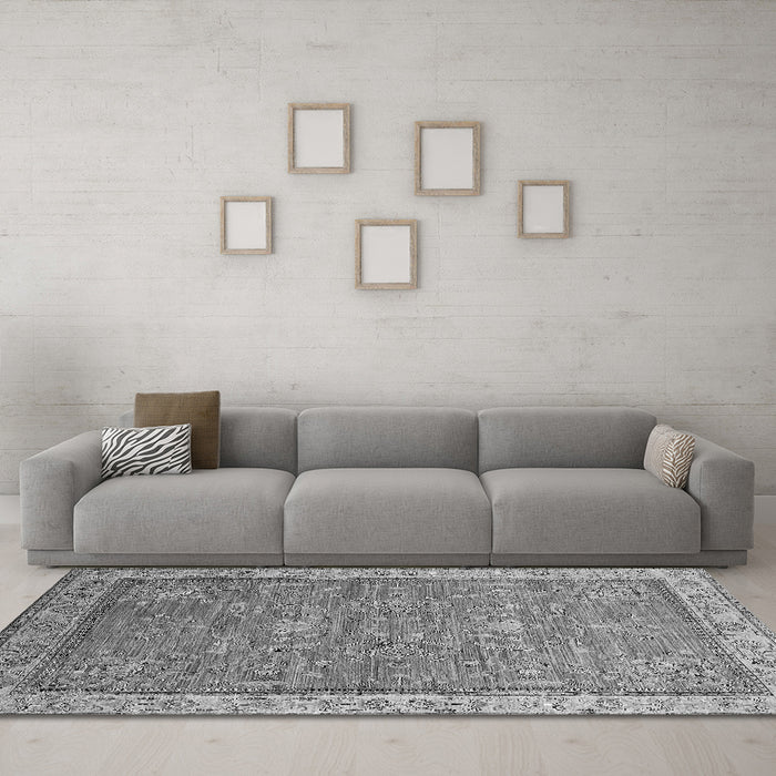 Machine Washable Oriental Gray Industrial Rug in a Living Room,, wshurb2142gry