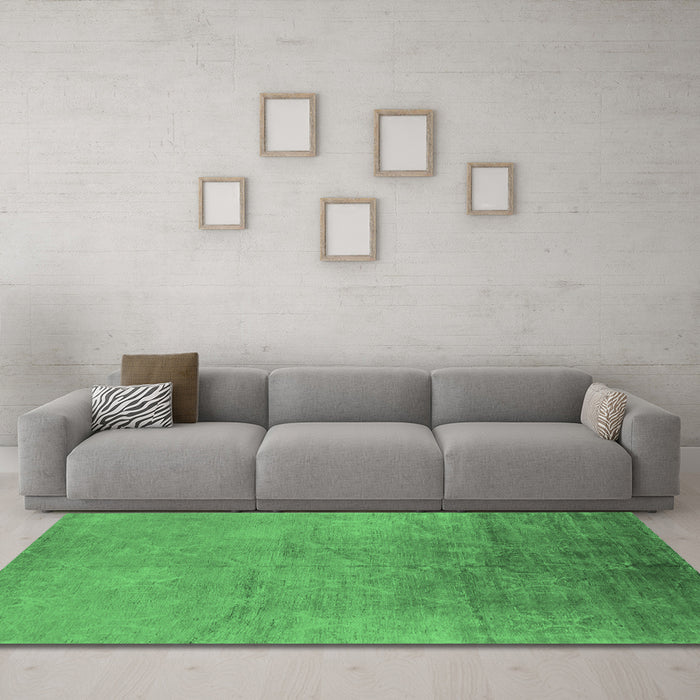 Machine Washable Oriental Emerald Green Industrial Area Rugs in a Living Room,, wshurb2153emgrn