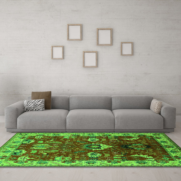 Machine Washable Oriental Green Industrial Area Rugs in a Living Room,, wshurb2162grn