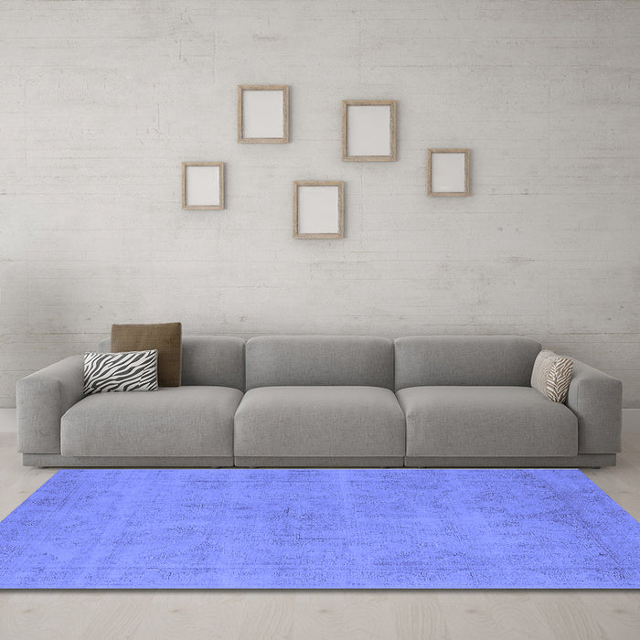 Machine Washable Oriental Blue Industrial Rug in a Living Room, wshurb2167blu