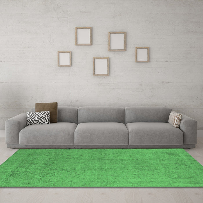 Machine Washable Oriental Emerald Green Industrial Area Rugs in a Living Room,, wshurb2173emgrn