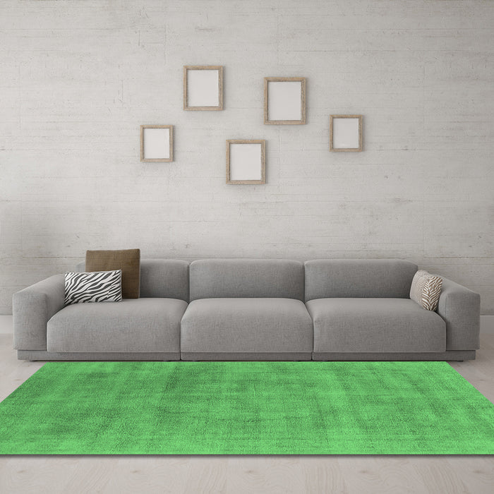 Machine Washable Oriental Emerald Green Industrial Area Rugs in a Living Room,, wshurb2179emgrn