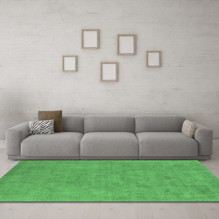 Machine Washable Oriental Emerald Green Industrial Area Rugs in a Living Room,, wshurb2184emgrn