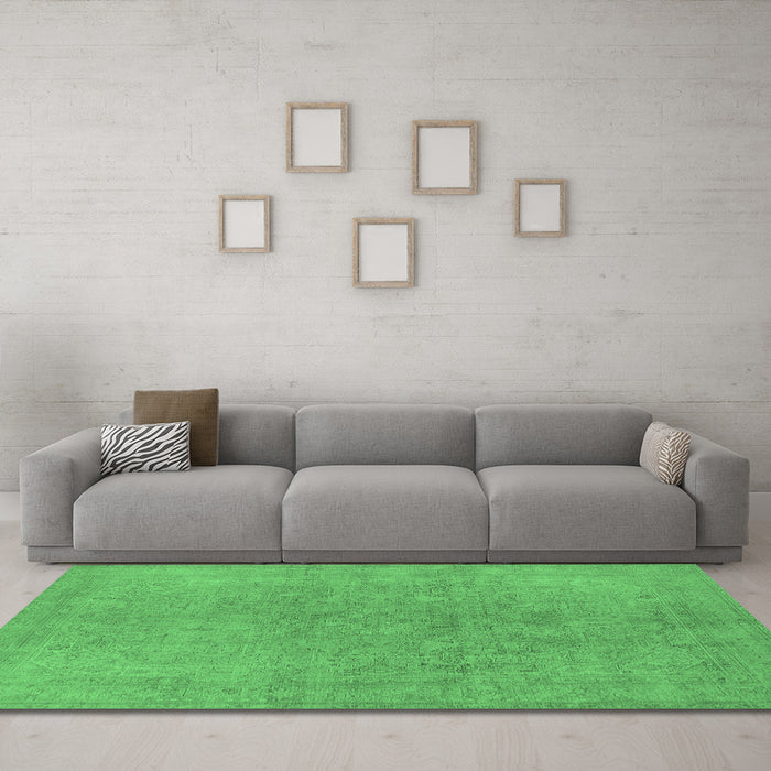 Machine Washable Oriental Emerald Green Industrial Area Rugs in a Living Room,, wshurb2189emgrn