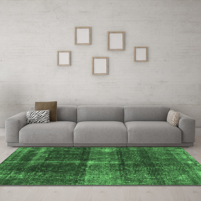 Machine Washable Oriental Emerald Green Industrial Area Rugs in a Living Room,, wshurb2201emgrn