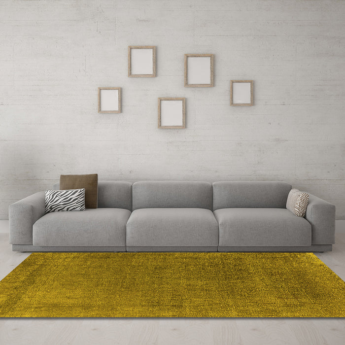 Machine Washable Oriental Yellow Industrial Rug in a Living Room, wshurb2203yw