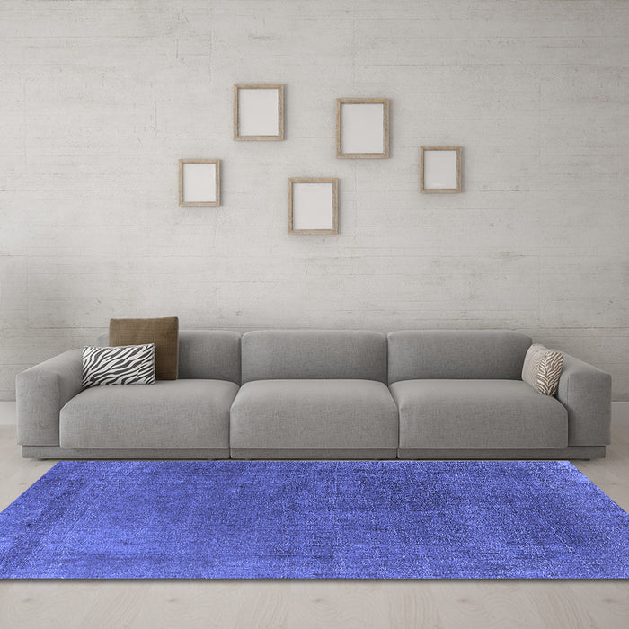 Machine Washable Oriental Blue Industrial Rug in a Living Room, wshurb2203blu