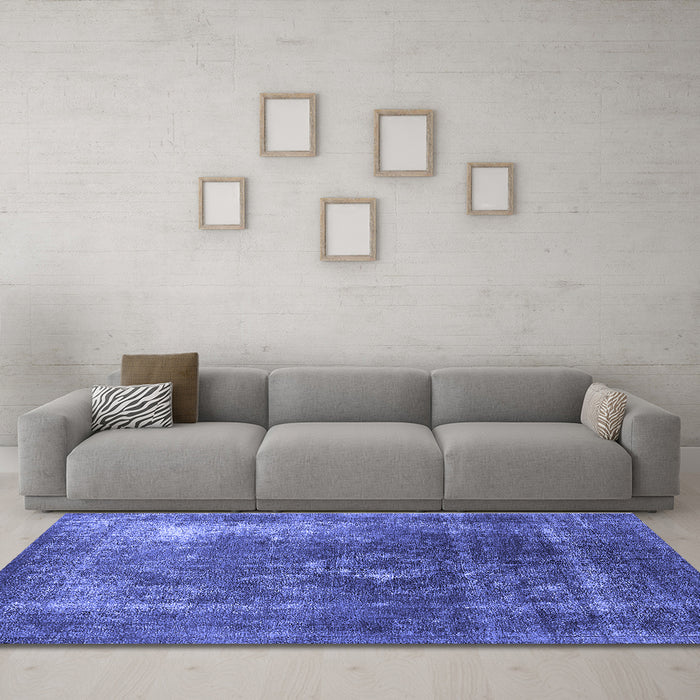 Machine Washable Oriental Blue Industrial Rug in a Living Room, wshurb2204blu