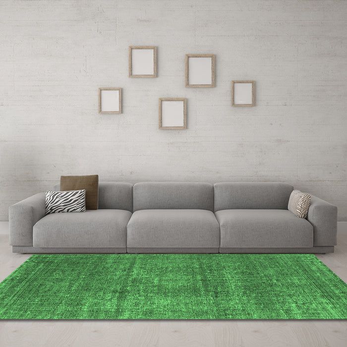 Machine Washable Oriental Emerald Green Industrial Area Rugs in a Living Room,, wshurb2208emgrn
