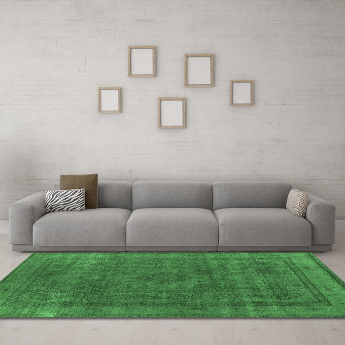 Machine Washable Oriental Emerald Green Industrial Area Rugs in a Living Room,, wshurb2210emgrn