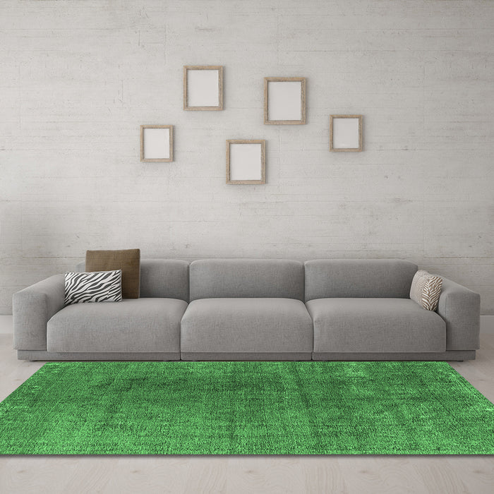 Machine Washable Oriental Emerald Green Industrial Area Rugs in a Living Room,, wshurb2211emgrn