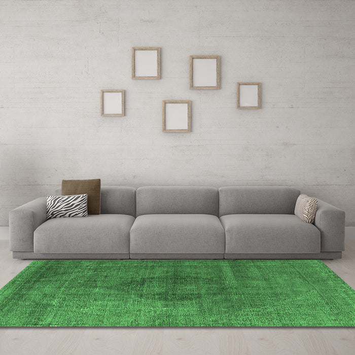 Machine Washable Oriental Emerald Green Industrial Area Rugs in a Living Room,, wshurb2216emgrn