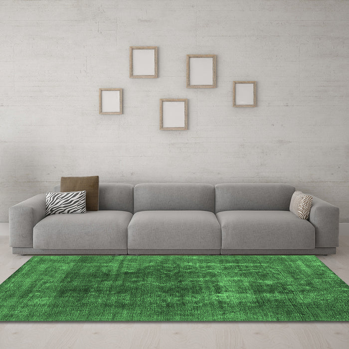 Machine Washable Oriental Emerald Green Industrial Area Rugs in a Living Room,, wshurb2256emgrn