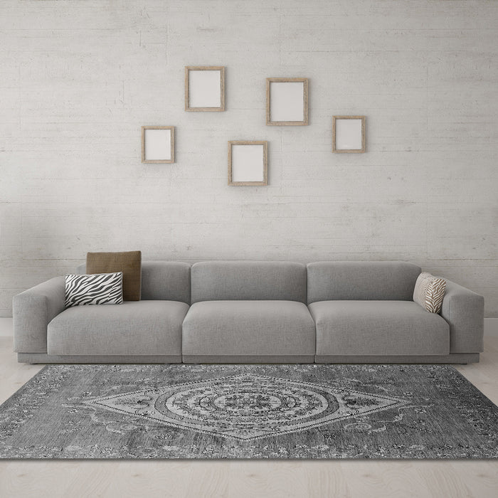 Machine Washable Oriental Gray Industrial Rug in a Living Room,, wshurb2267gry