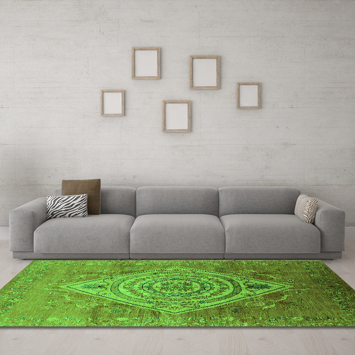 Machine Washable Oriental Green Industrial Area Rugs in a Living Room,, wshurb2267grn