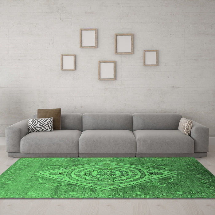 Machine Washable Oriental Emerald Green Industrial Area Rugs in a Living Room,, wshurb2267emgrn